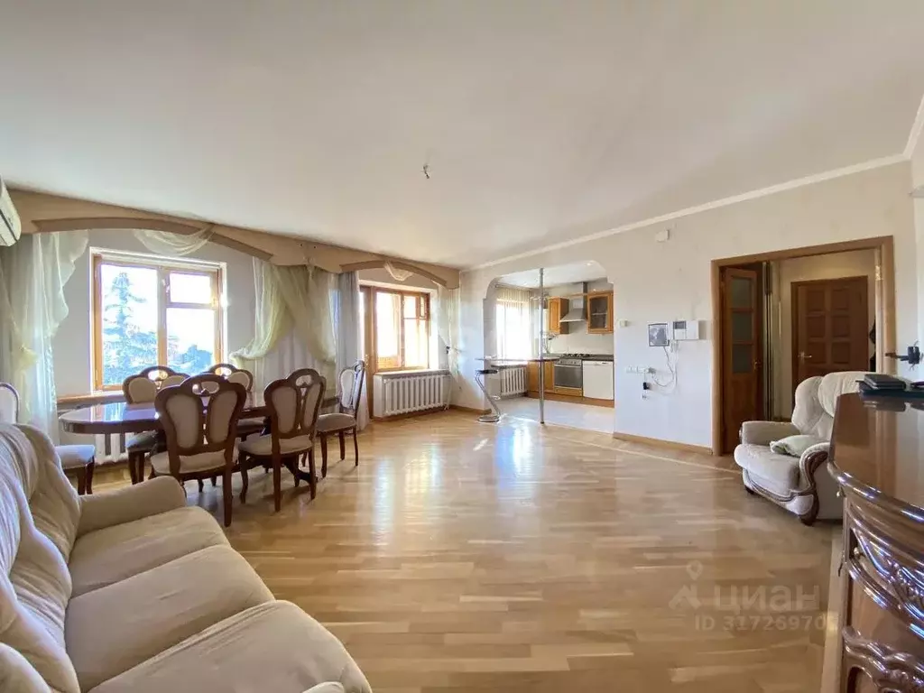 3-к кв. Адыгея, Майкоп Краснооктябрьская ул., 34 (89.9 м) - Фото 0