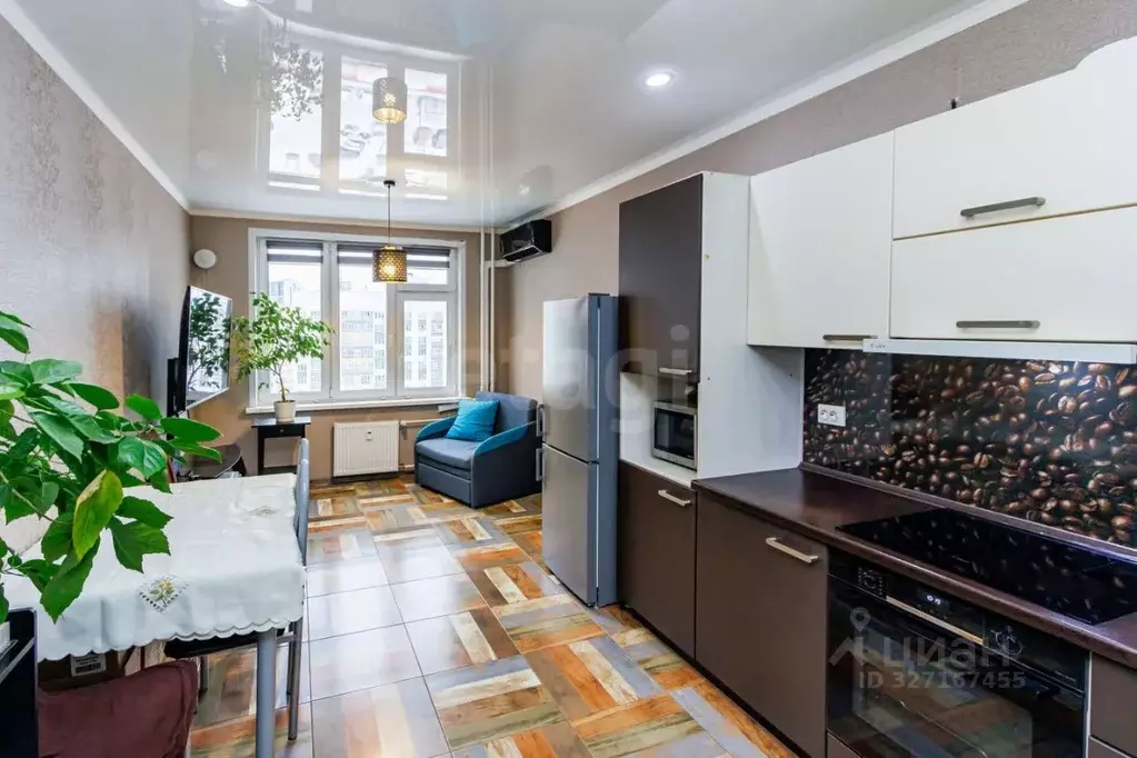 3-к кв. Тюменская область, Тюмень ул. Заполярная, 13 (85.0 м) - Фото 1