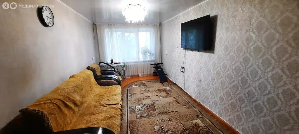 3-комнатная квартира: село Кизильское, Комсомольская улица, 43 (58.3 ... - Фото 1
