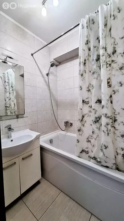 2-комнатная квартира: Керчь, улица Мирошника (48 м) - Фото 1