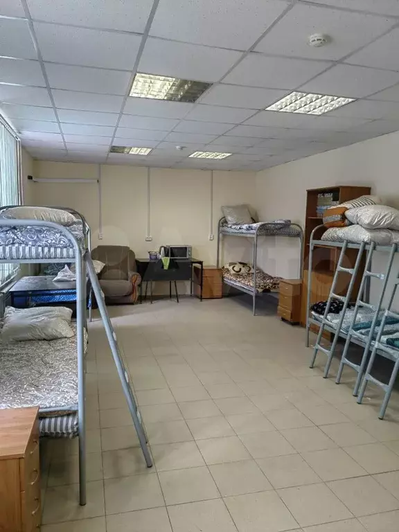 Комната 25м в 5-к, 2/2эт. - Фото 1