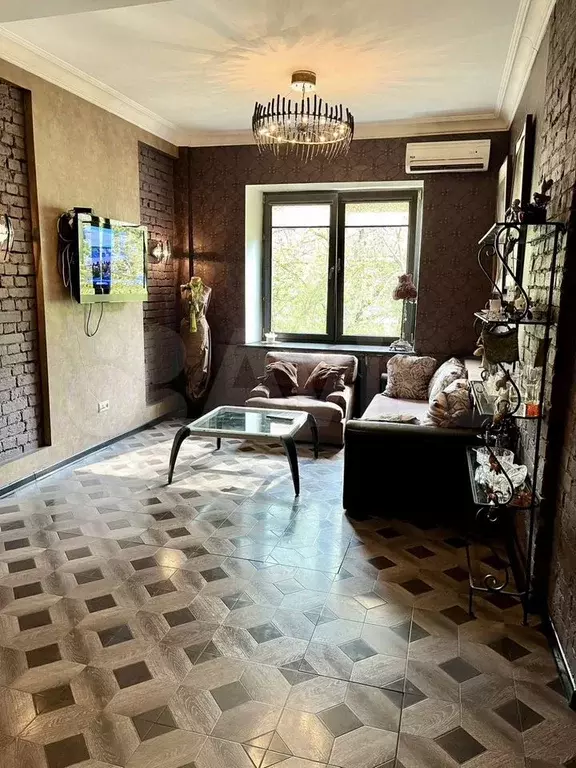 3-к. квартира, 65 м, 3/6 эт. - Фото 0