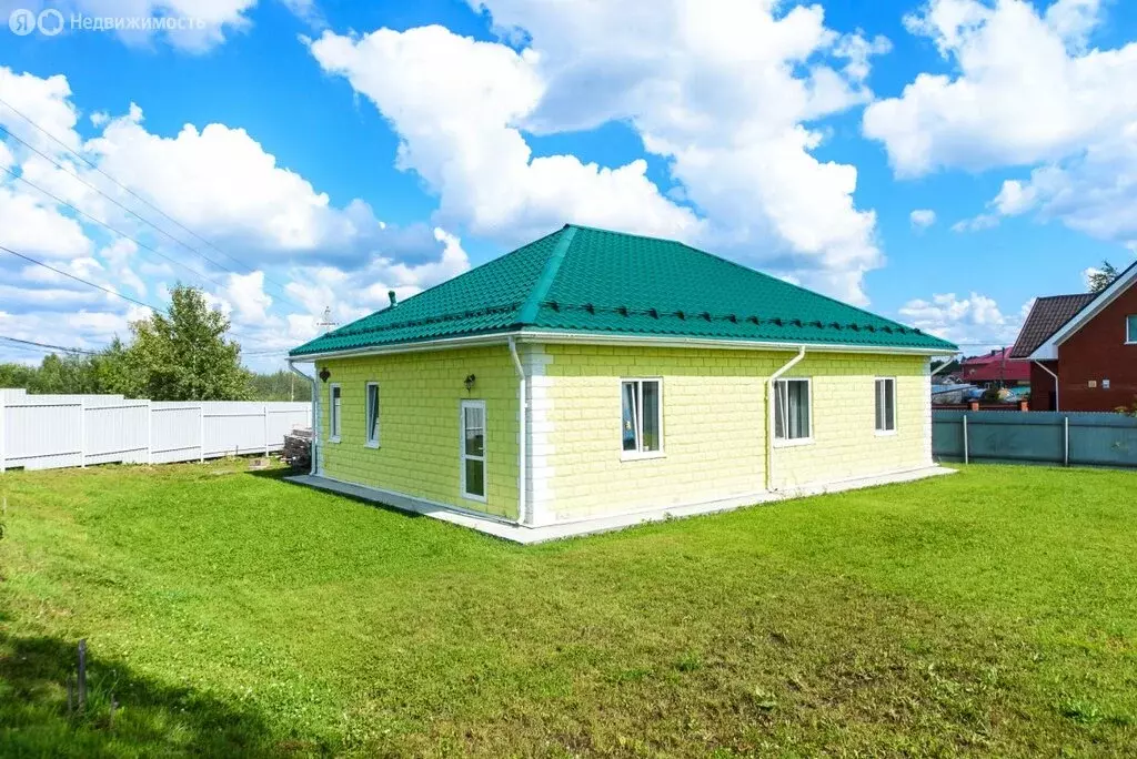 Дом в посёлок Зональная Станция, Радужная улица (138 м) - Фото 1