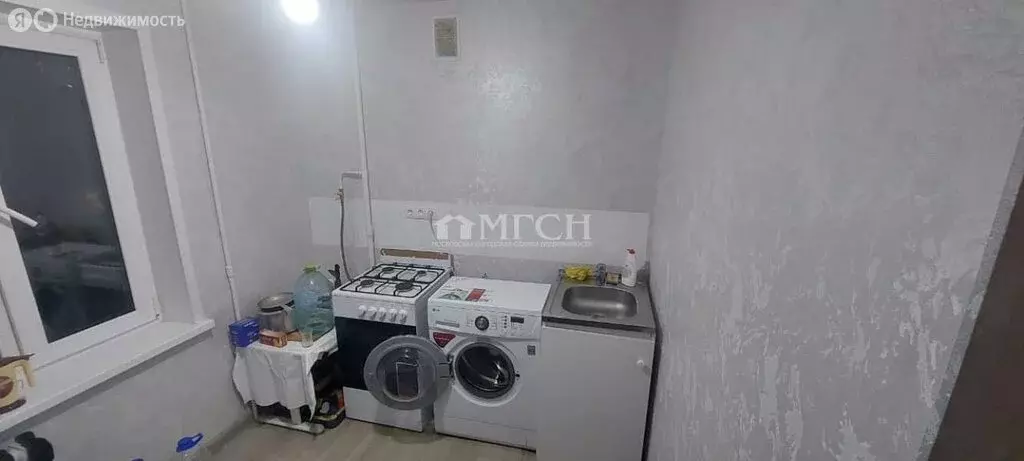 2-комнатная квартира: Дзержинский, Лесная улица, 16 (43 м) - Фото 1