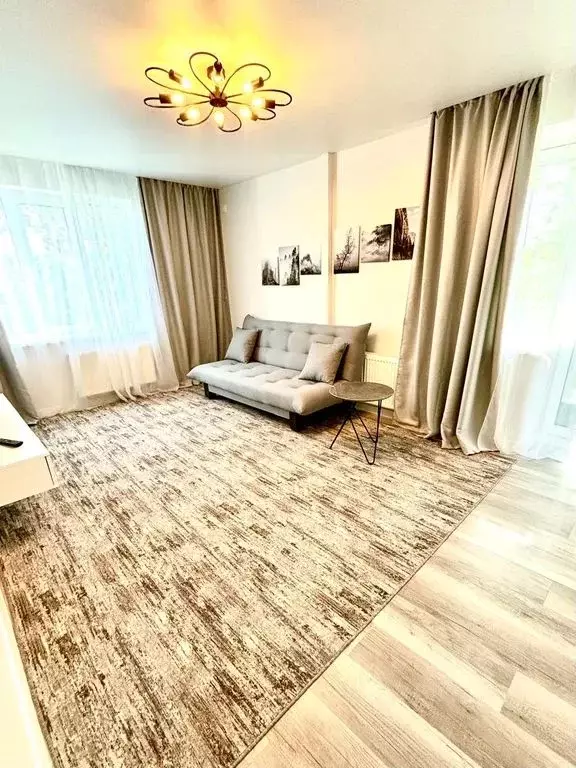 2-к кв. Татарстан, Казань ул. Фатыха Амирхана, 35 (56.0 м) - Фото 0