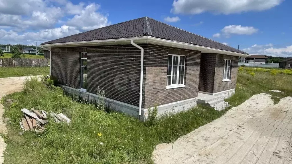 Дом в Брянская область, Брянский район, Новодарковичское с/пос, д. ... - Фото 1