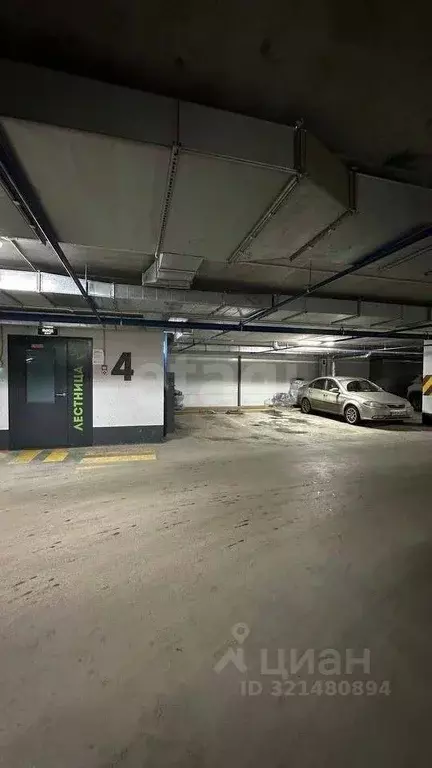 Гараж в Тюменская область, Тюмень ул. Тимофея Чаркова, 81с2 (16 м) - Фото 1