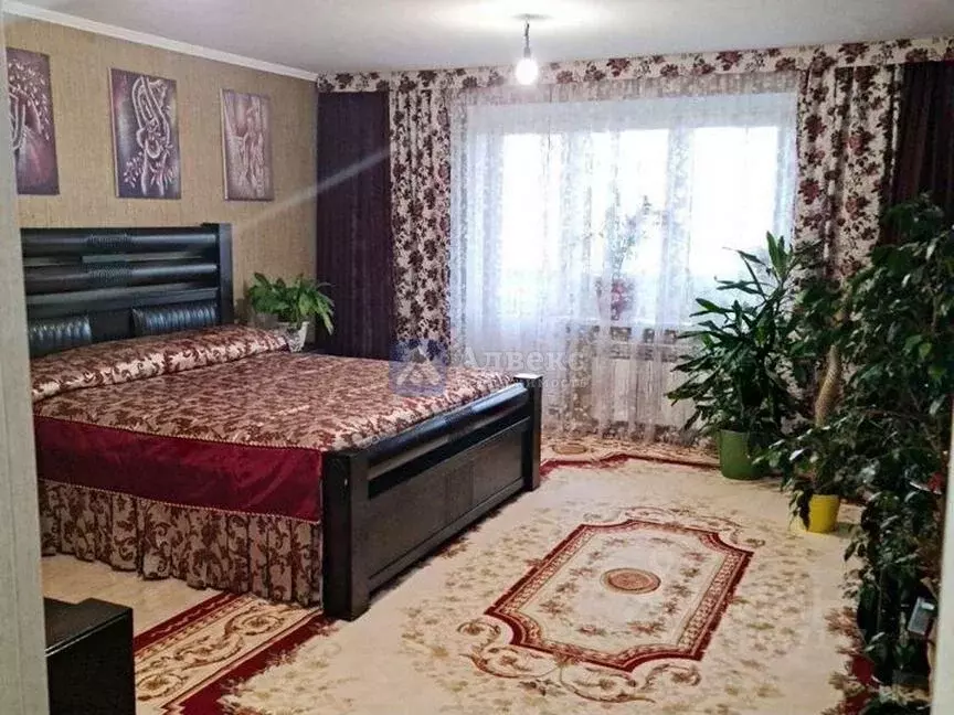 2-к кв. Тюменская область, Тюмень ул. Жуковского, 88/1 (80.0 м) - Фото 0