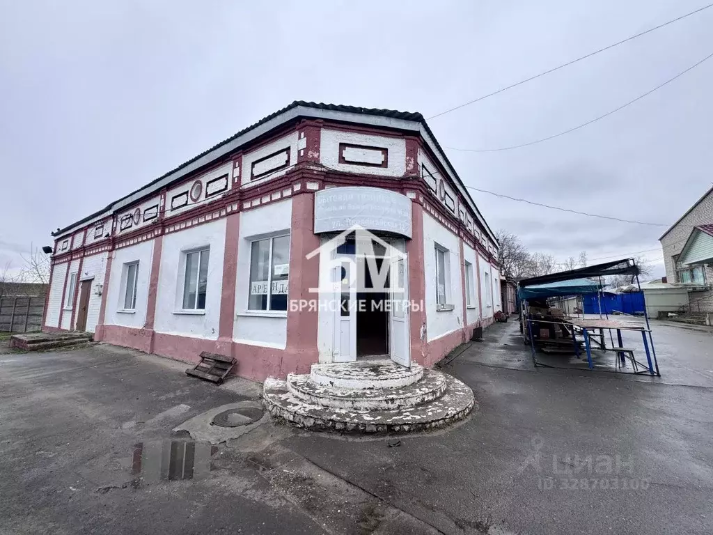 Торговая площадь в Брянская область, Стародуб Красная пл., 5 (282 м) - Фото 1