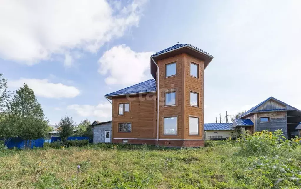 Дом в Пермский край, д. Жебреи ул. Советская, 1 (260 м) - Фото 1