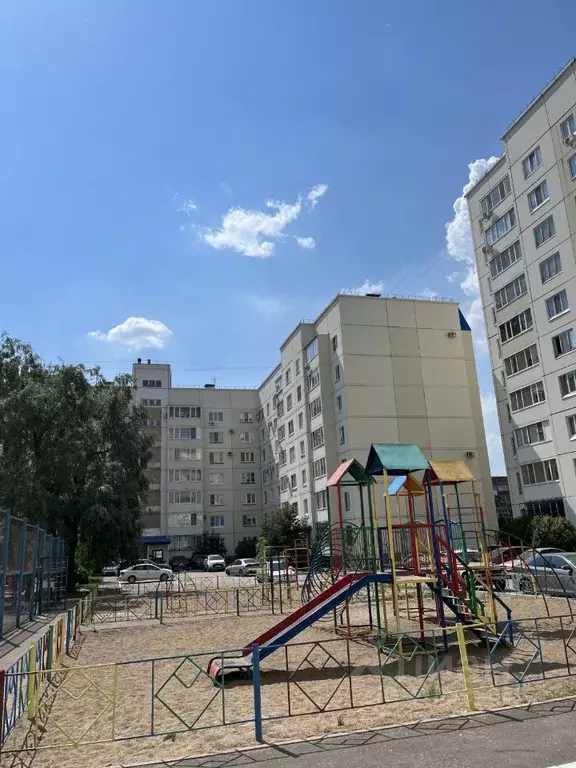 2-к кв. Омская область, Омск ул. 2-я Дачная, 10 (66.0 м) - Фото 1