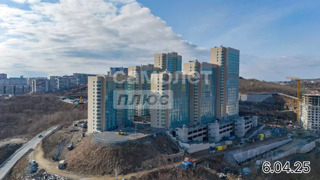 Студия Приморский край, Владивосток ул. Расула Гамзатова, 5к1/1 (24.3 ... - Фото 1