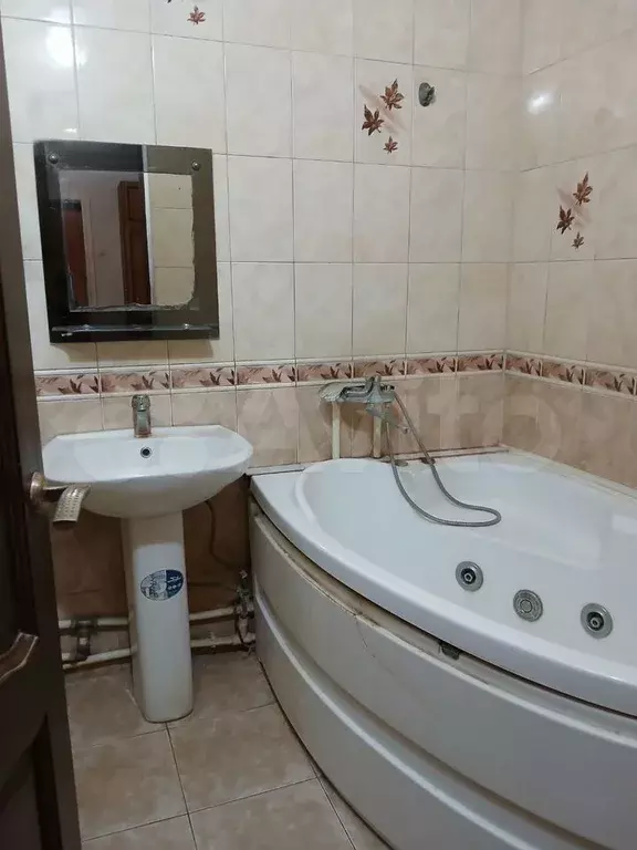 3-к. квартира, 60 м, 1/4 эт. - Фото 0