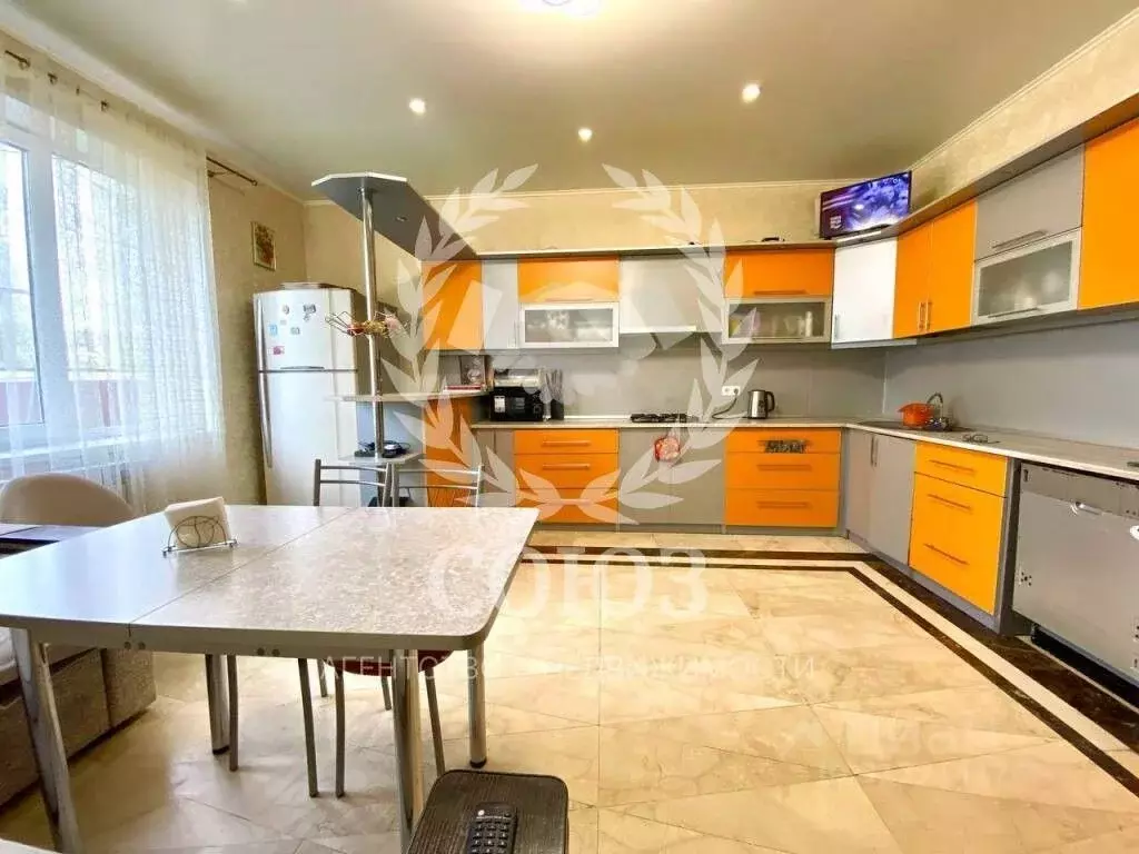 Дом в Калужская область, Жуковский район, Белоусово городское ... - Фото 2