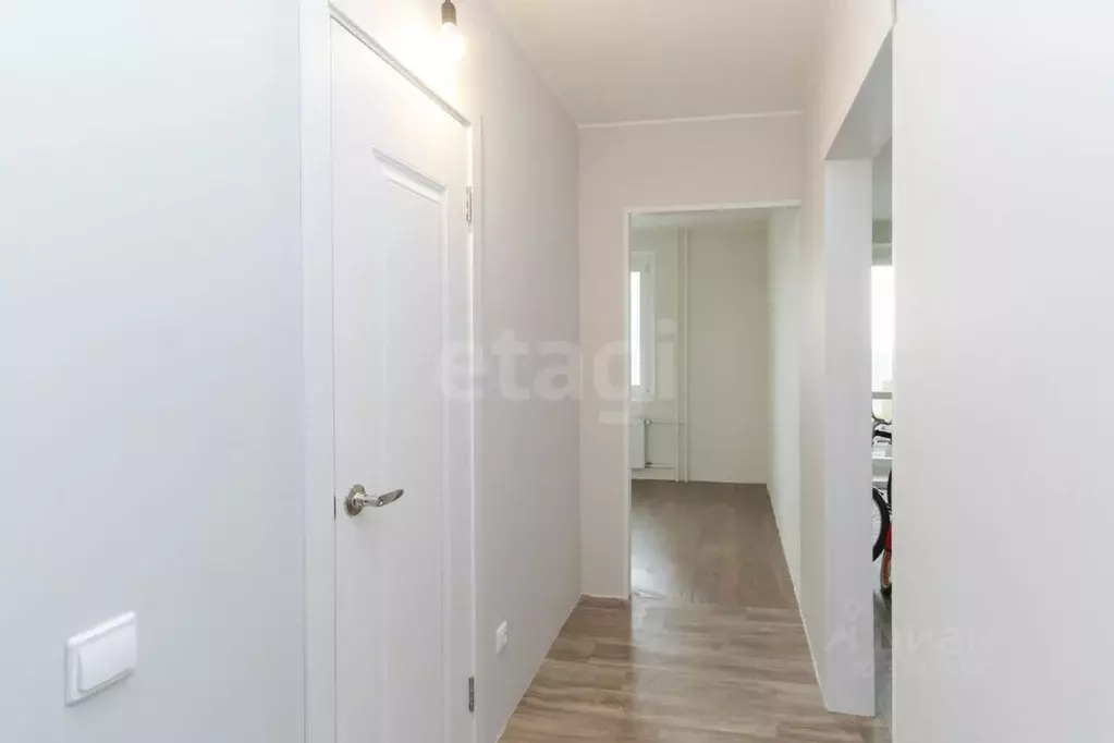 1-к кв. Тюменская область, Тюмень ул. Монтажников, 42Б (37.4 м) - Фото 1