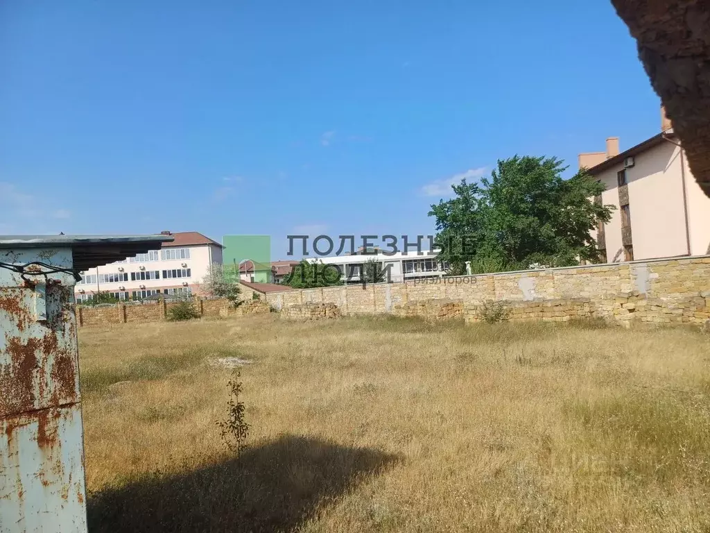 Участок в Крым, Евпатория городской округ, Заозерное пгт ул. ... - Фото 0