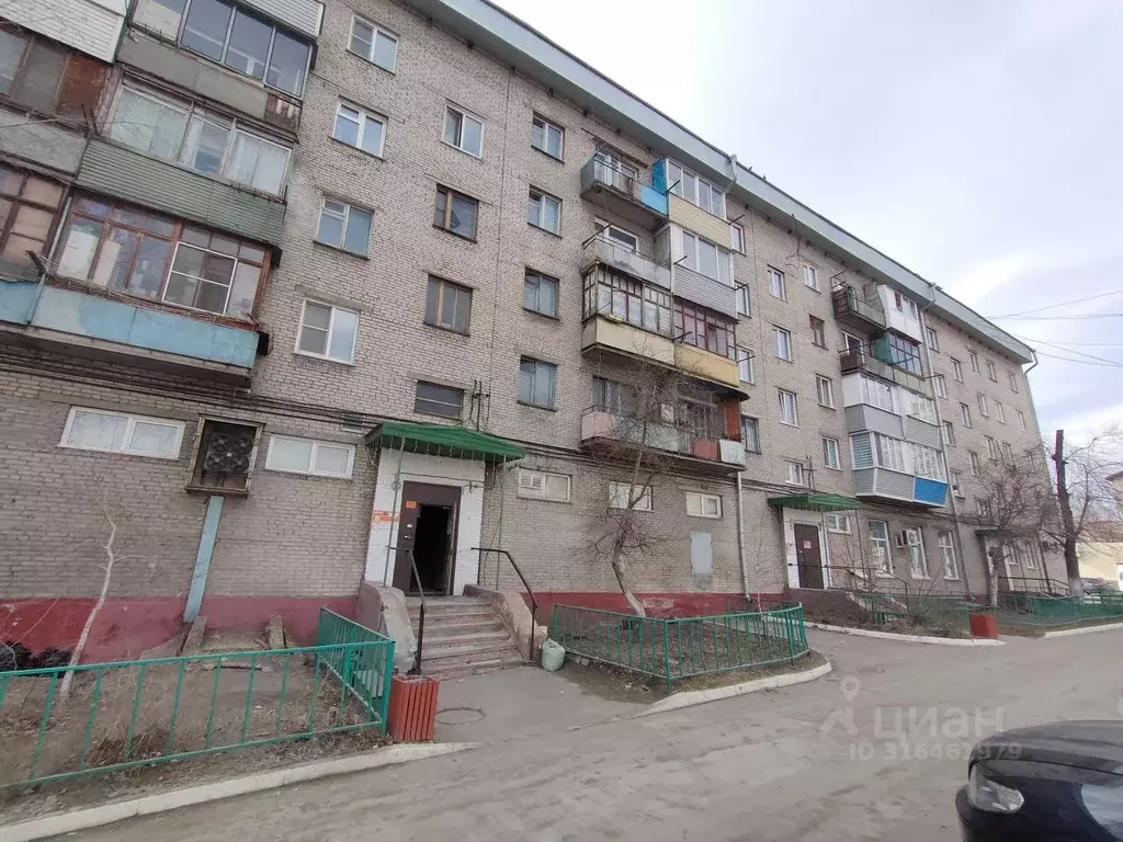 2-к кв. Алтайский край, Барнаул ул. Челюскинцев, 78А (44.7 м) - Фото 1