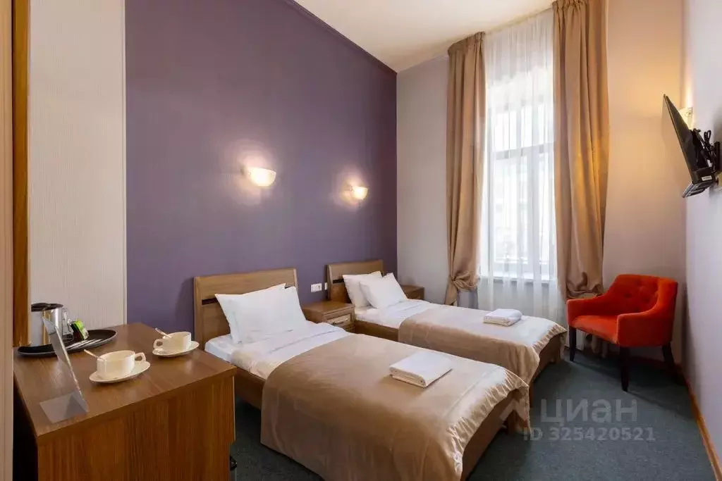 Комната Санкт-Петербург наб. Реки Мойки, 82 - Фото 1