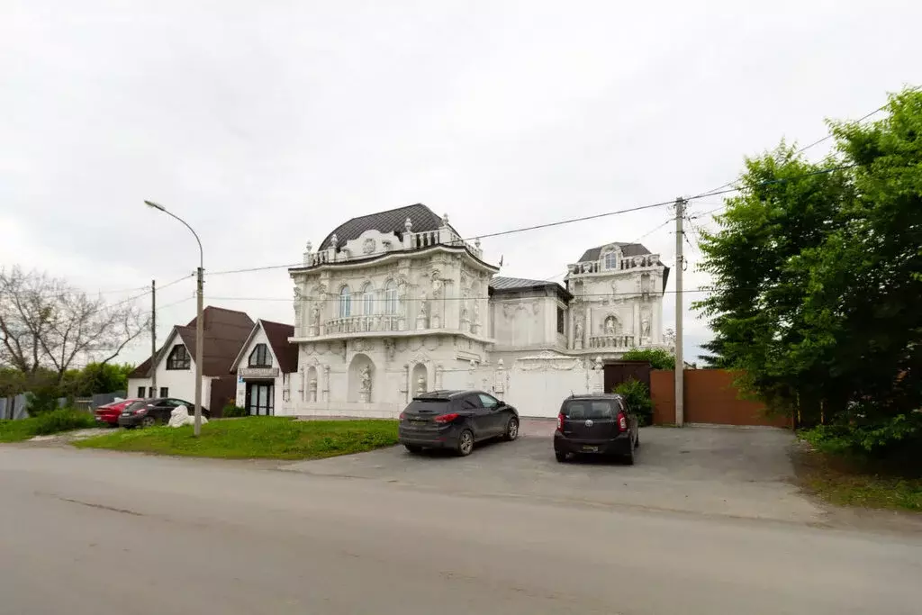 Дом в Тюмень, Калининский округ, Садовая улица (510.9 м) - Фото 1
