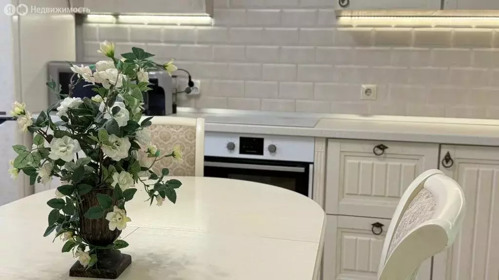 2-комнатная квартира: Нижнекамск, улица 30 лет Победы, 16 (66.5 м) - Фото 1