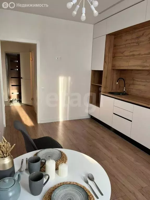 1-комнатная квартира: Тюмень, улица Самарцева, 8 (50.3 м) - Фото 1