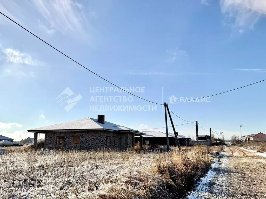 Дом в Рязанская область, Рязанский муниципальный округ, д. Рожок ул. ... - Фото 1