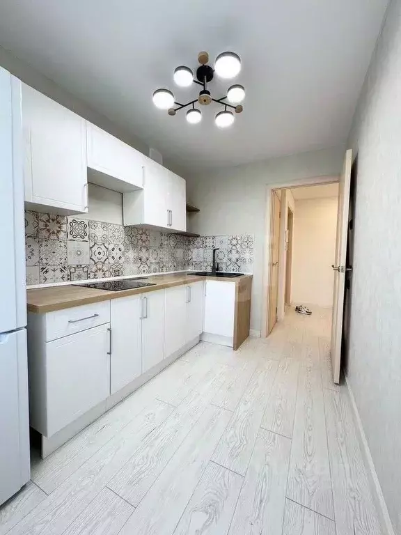 3-к кв. Тюменская область, Тюмень ул. Монтажников, 16 (63.7 м) - Фото 0