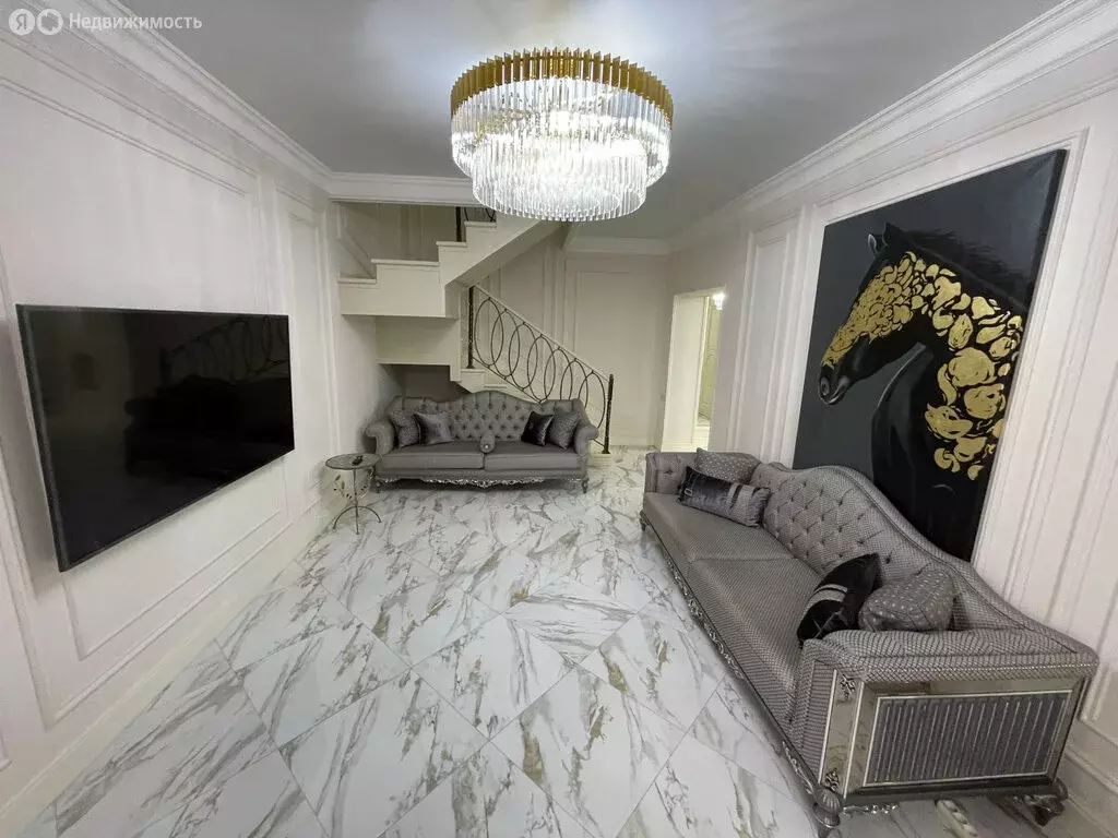 3-комнатная квартира: Нальчик, улица Тлостанова, 28 (106 м) - Фото 0