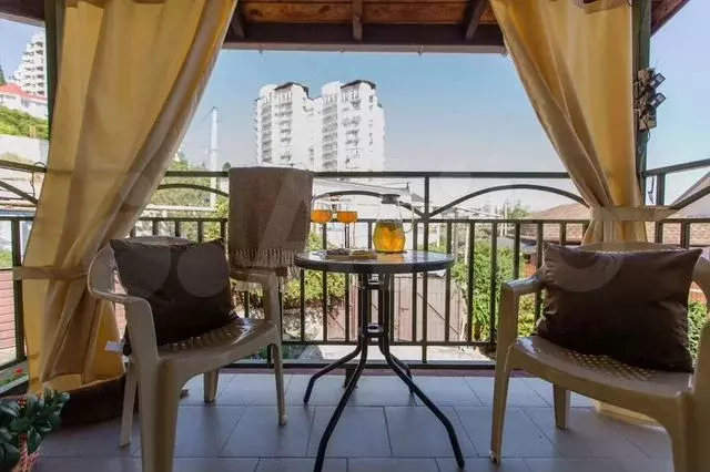 2-к. квартира, 70 м, 3/3 эт. - Фото 0