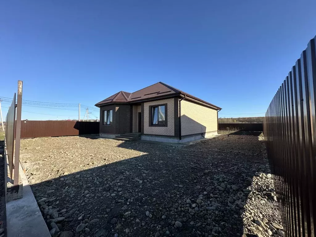 Дом в Краснодарский край, Белореченский район, пос. Южный ул. ... - Фото 1