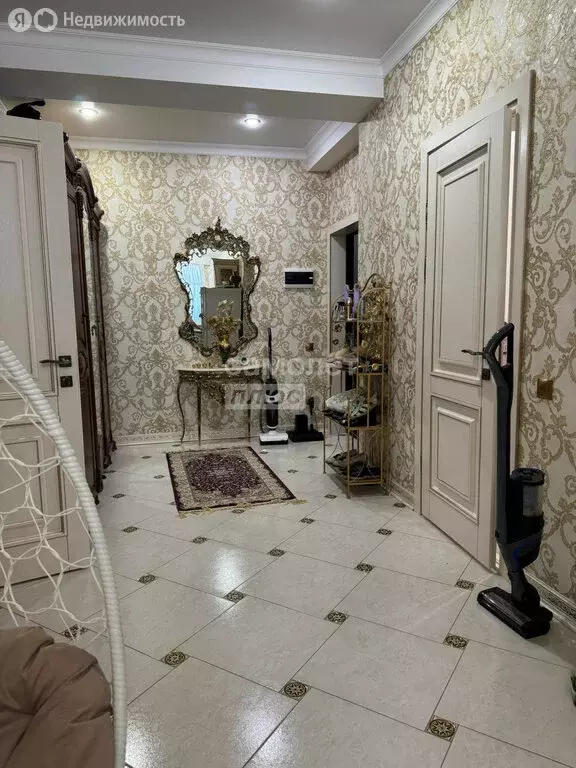 3-комнатная квартира: Махачкала, улица Лаптиева, 10 (86 м) - Фото 0