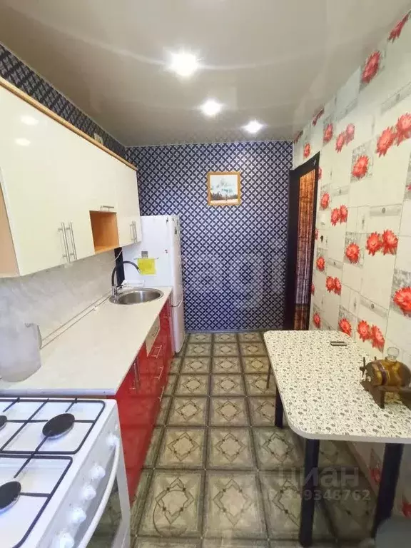 1-к кв. Удмуртия, Ижевск Школьная ул., 42 (29.2 м) - Фото 0