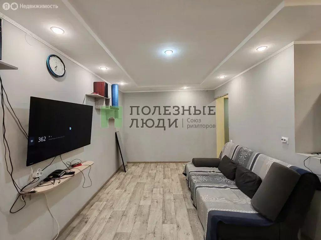 3-комнатная квартира: Зеленодольск, улица Татарстан, 36 (63.7 м) - Фото 0
