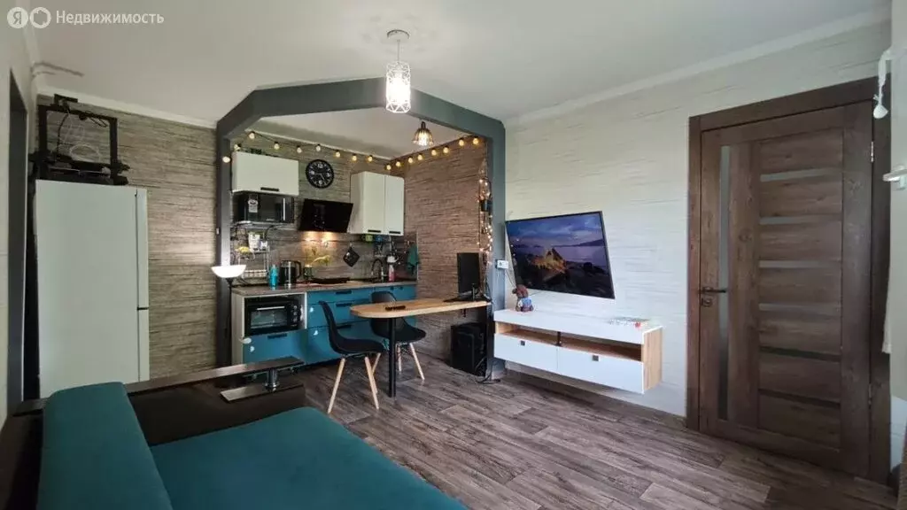 3-комнатная квартира: Томск, улица Интернационалистов, 35 (37 м) - Фото 0
