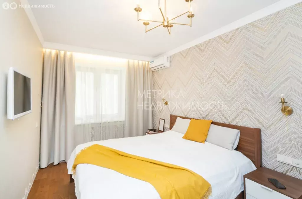 2-комнатная квартира: Тюмень, улица Монтажников, 49 (80 м) - Фото 0