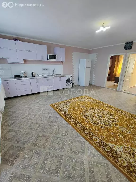 3-комнатная квартира: Новокузнецк, улица Грдины, 8 (67 м) - Фото 1