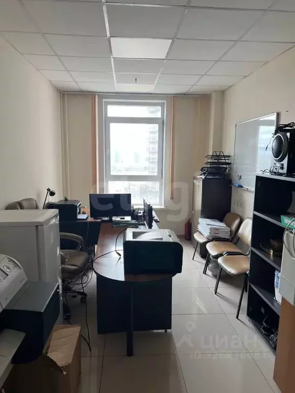 Офис в Красноярский край, Красноярск ул. Молокова, 37А (18 м) - Фото 1