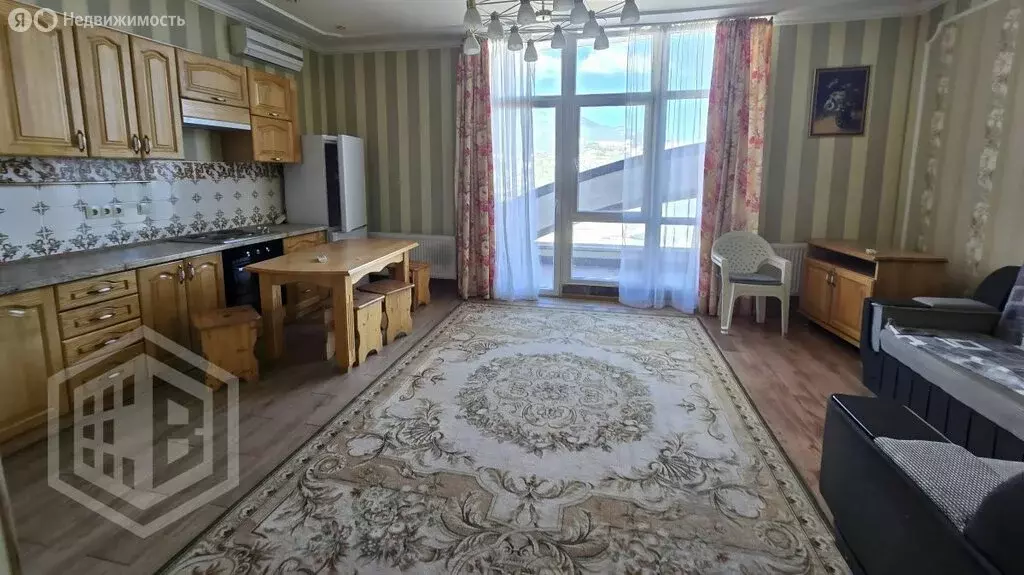 3-комнатная квартира: Ялта, Загородная улица, 17В (89.5 м) - Фото 1