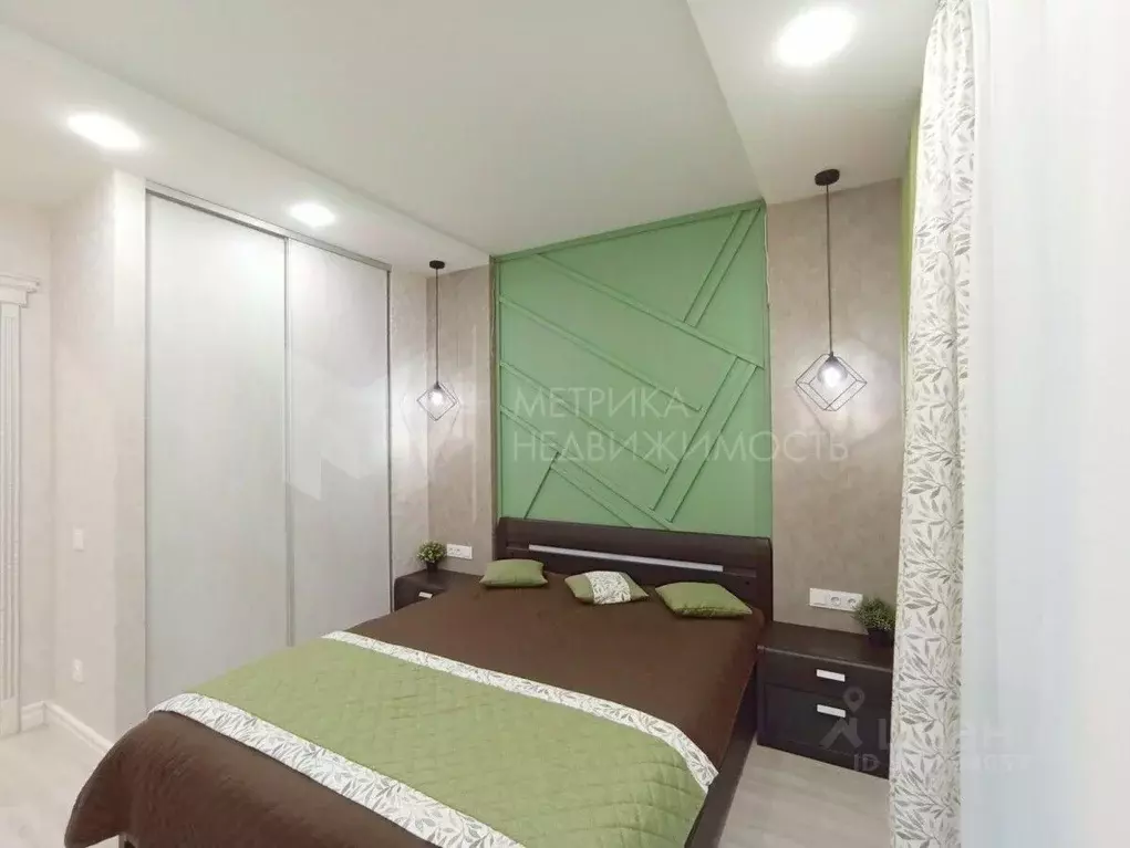 3-к кв. Тюменская область, Тюмень ул. Тимофея Чаркова, 79к3 (93.0 м) - Фото 0