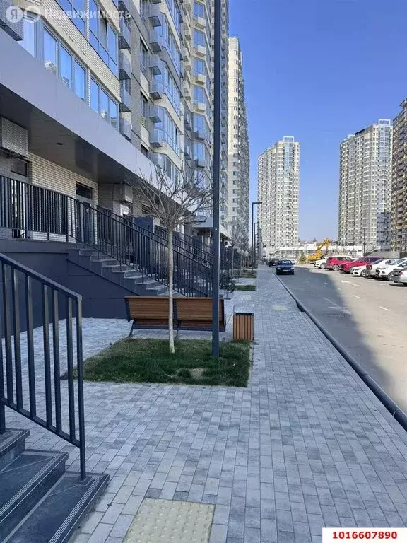 Квартира-студия: Краснодар, улица имени В.Н. Мачуги, 166Ак2 (47.2 м) - Фото 1