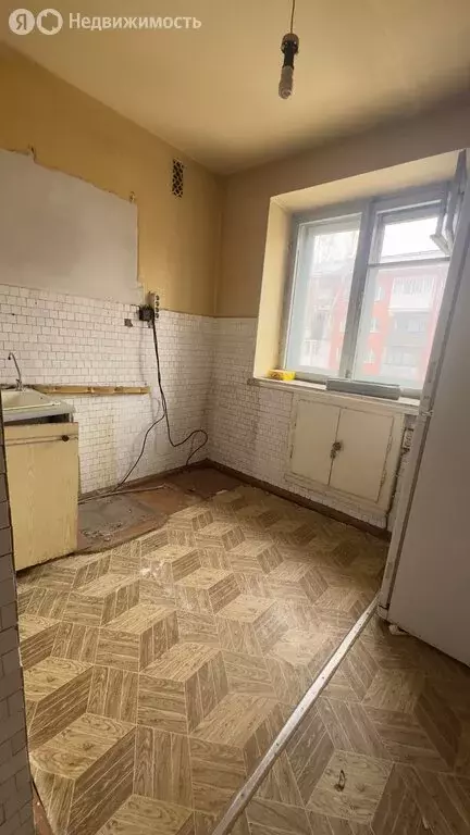 3-комнатная квартира: Кемерово, улица Сибиряков-Гвардейцев, 12 (61.8 ... - Фото 0