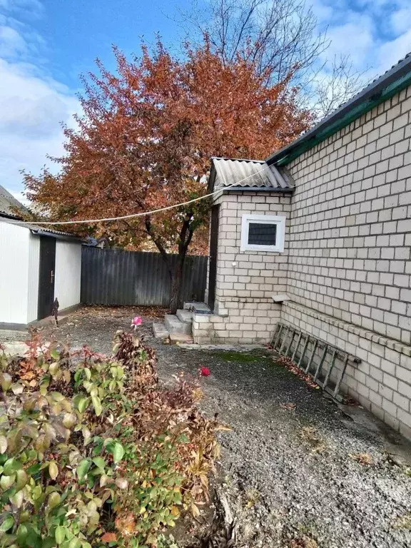 Дом в Ростовская область, Белокалитвинский район, пос. Горняцкий ... - Фото 0