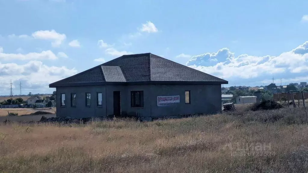 Дом в Крым, Симферопольский район, с. Мирное ул. Бекира Османова (150 ... - Фото 1