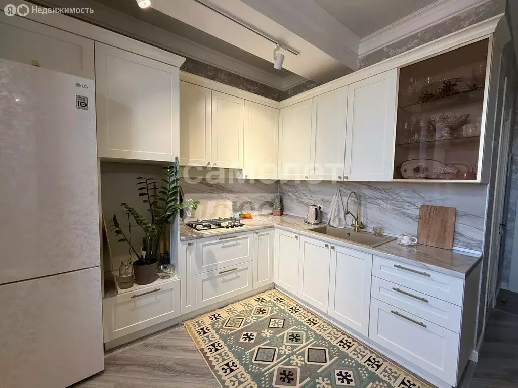 3-комнатная квартира: Махачкала, Халимбекаульская улица, 33Бк1 (50 м) - Фото 1