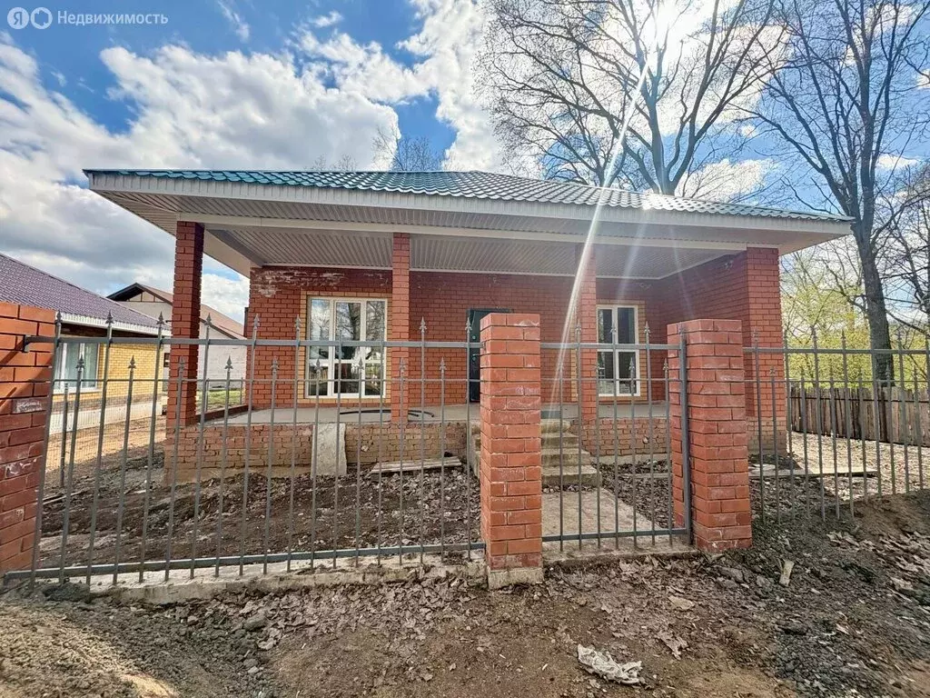 Дом в деревня Блохино, Центральная улица (200 м) - Фото 1