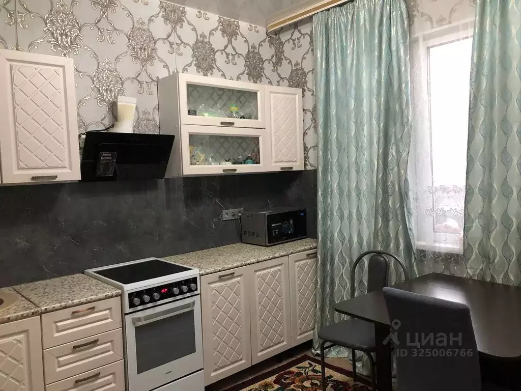 2-к кв. Ханты-Мансийский АО, Сургут ул. Замятинская, 7/2 (56.0 м) - Фото 1