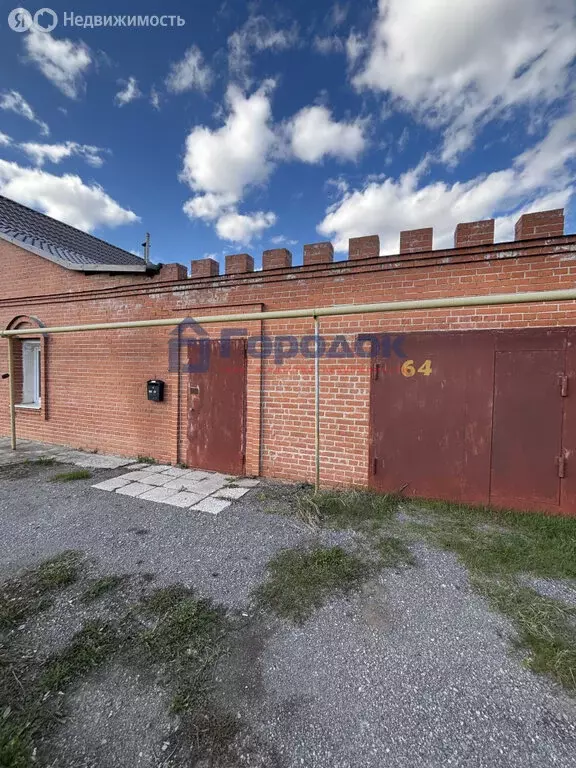 Дом в Каменск-Уральский, микрорайон Старый Каменск, улица Урицкого, 64 ... - Фото 1