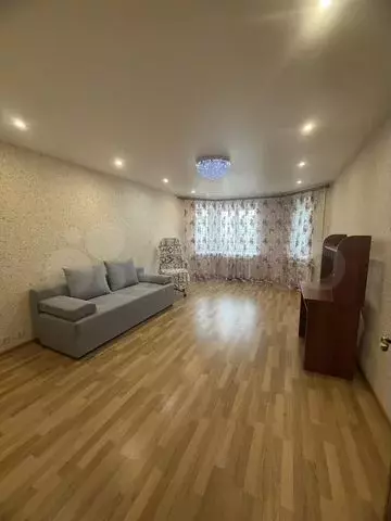 3-к. квартира, 90 м, 8/10 эт. - Фото 0