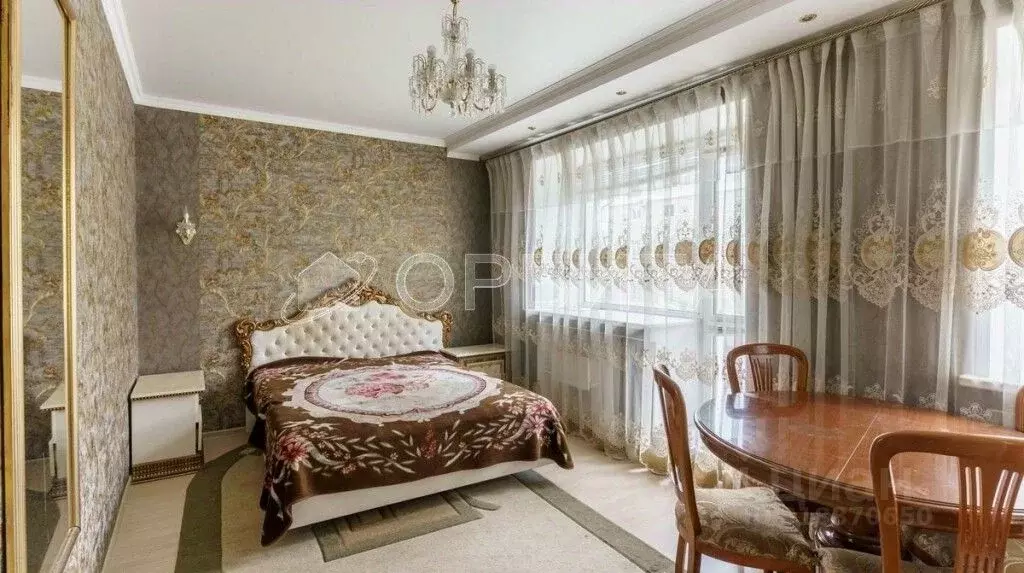 3-к кв. Тюменская область, Тюмень ул. Орджоникидзе, 50А (86.7 м) - Фото 0