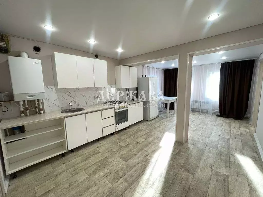 Дом в Белгородская область, Старый Оскол ул. Ленина (65 м) - Фото 1